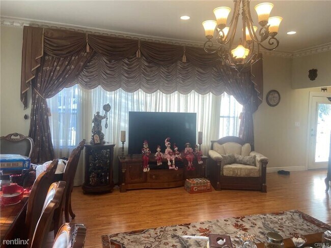 Building Photo - 3 br, 2 bath House - 3100 Charing Cross Rd