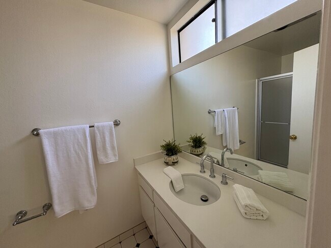 Segundo baño - 1844 Midvale Ave