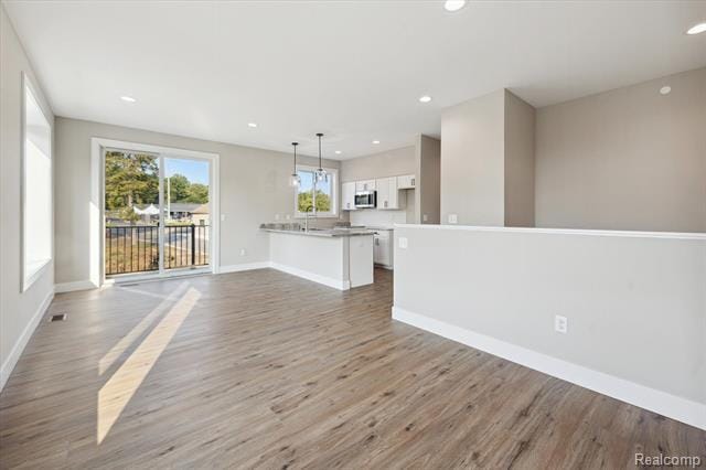 Foto del edificio - 8120 Allor Lndg