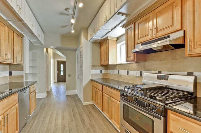 Building Photo - 1425 Walnut St