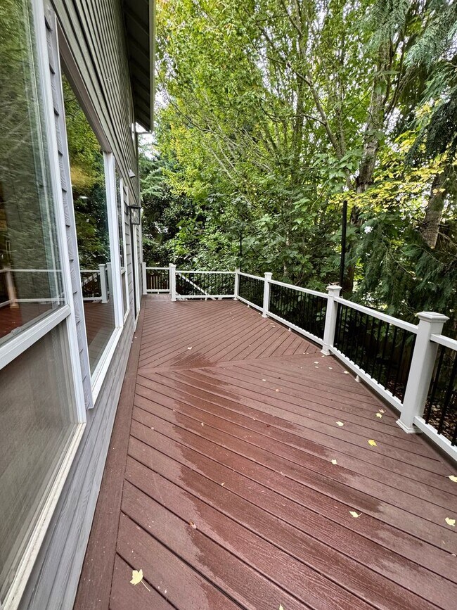 Foto del edificio - AVAILABLE NOW: Exceptional find in the hea...