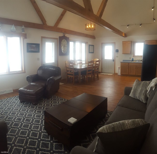 Building Photo - 3 br, 1 bath House - 3445 Nicolet Dr