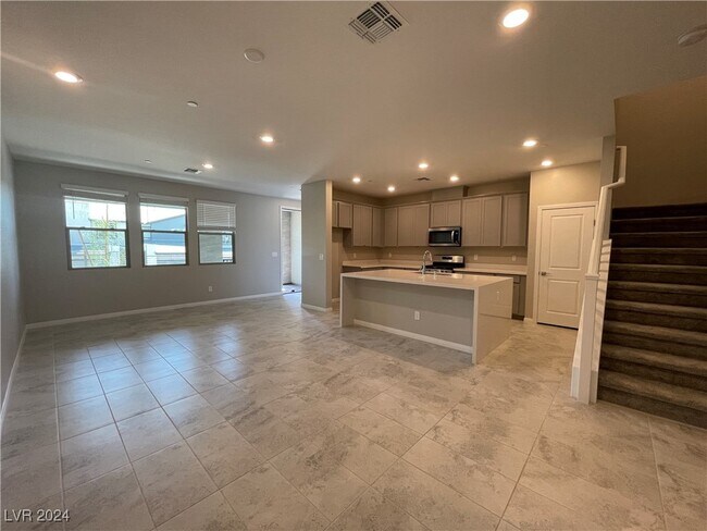 Foto del edificio - 482 Fairview Hills St