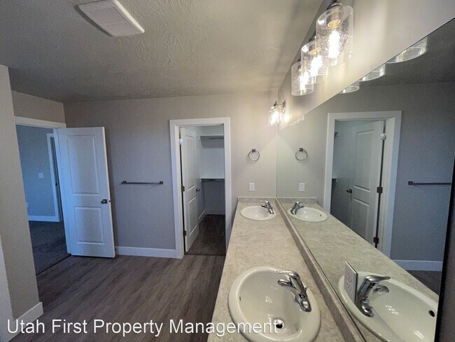 Foto del edificio - 3 br, 2.5 bath House - 3043 N 175 E