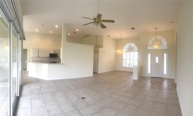 Foto del edificio - 664 Silk Oak Dr