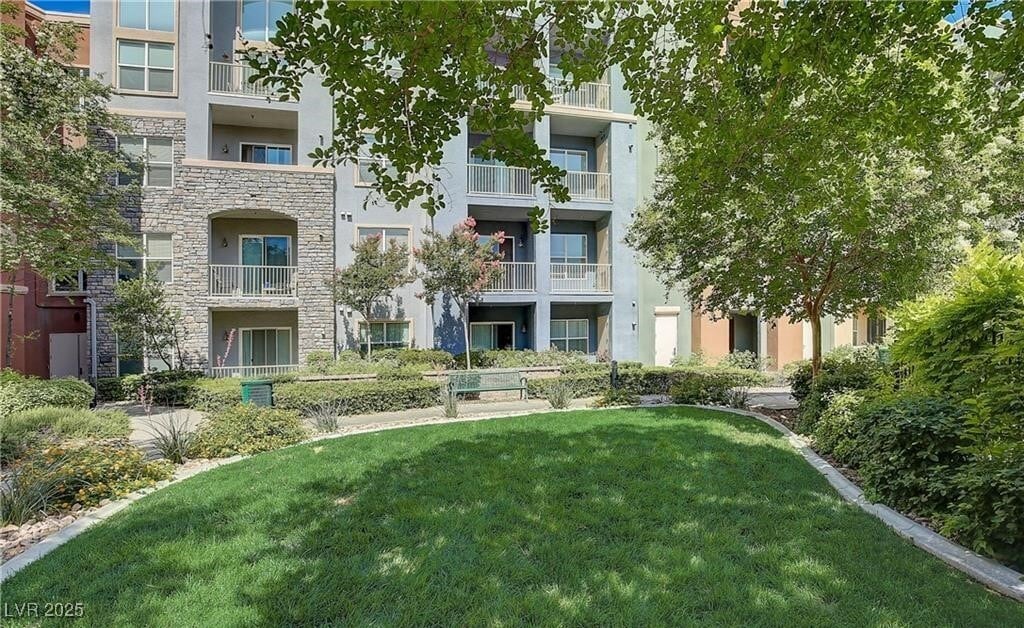 Foto principal - 62 E Serene Ave