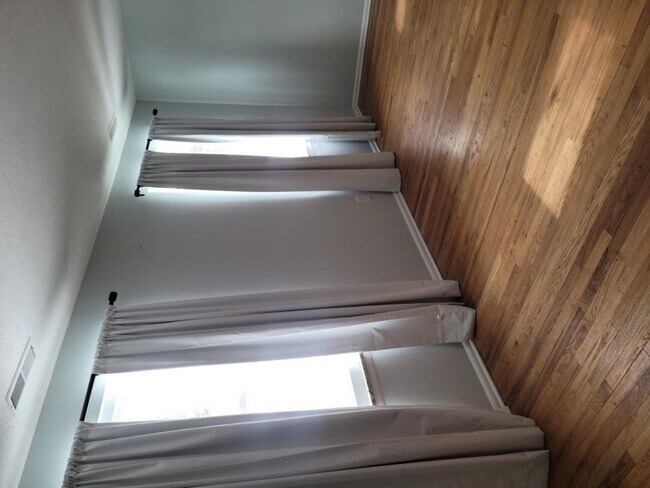 Foto del edificio - 6488 Ridge Rd