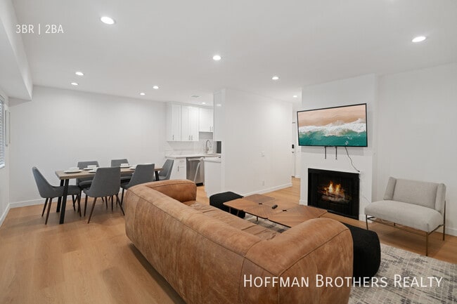 Foto del edificio - 7441 Hazeltine Ave