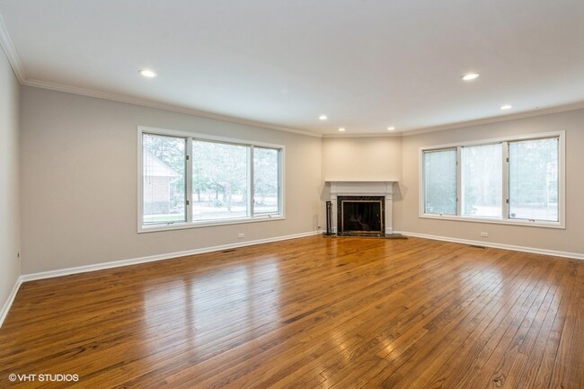 Building Photo - 1123 Hibbard Rd