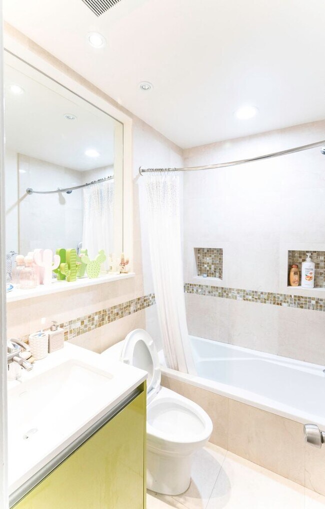 Foto del edificio - Amazingly Beautiful Fully Renovated 4BR/DEN/3FB/GAR North Bethesda Home