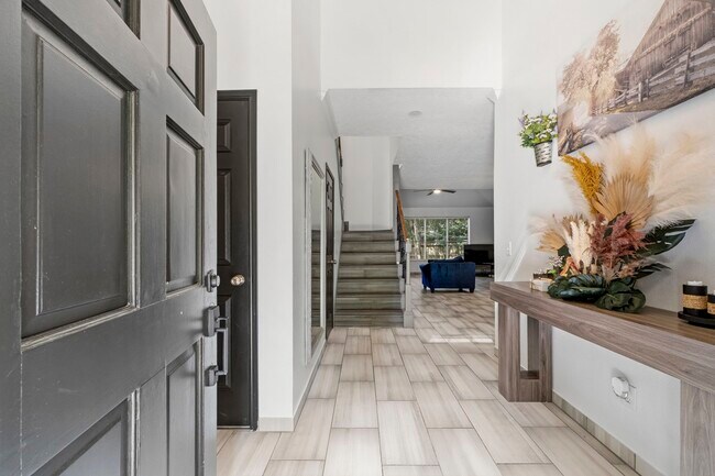 Building Photo - 34 Firethorn Pl