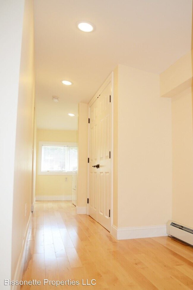 Building Photo - 4 br, 2 bath House - 260 Manhattan Drive
