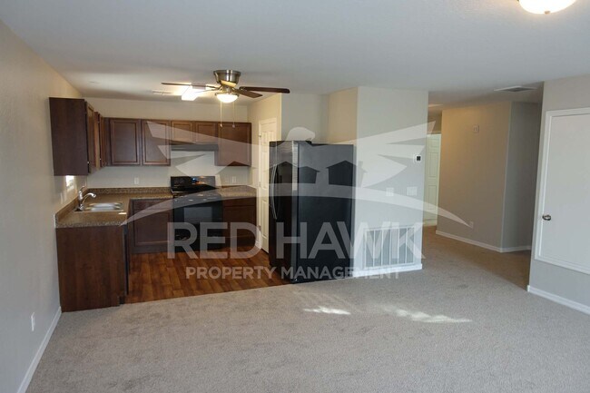 Building Photo - Charming Three Bedroom, Two Bathroom Cooli...