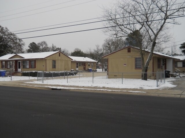 Primary Photo - 410 Lake Ave