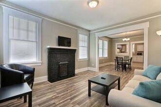 Building Photo - 1330 E 39th St