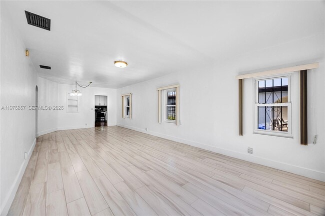 Building Photo - 150 SW 58th Ave