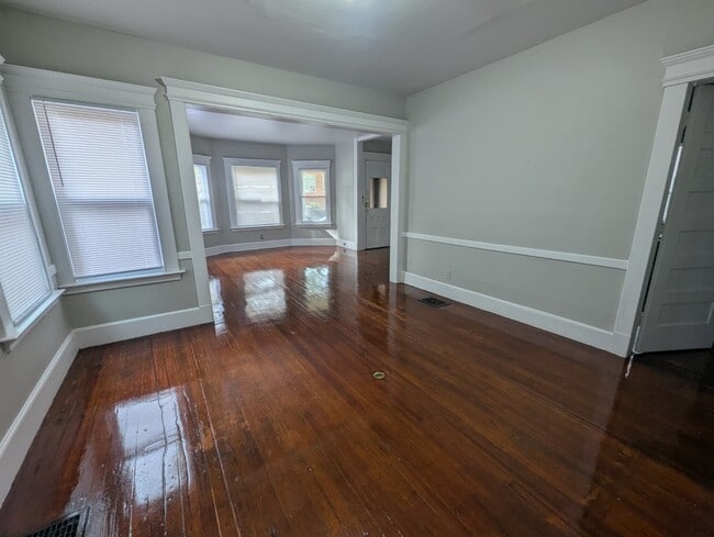 Building Photo - 331 Ellsworth Ave