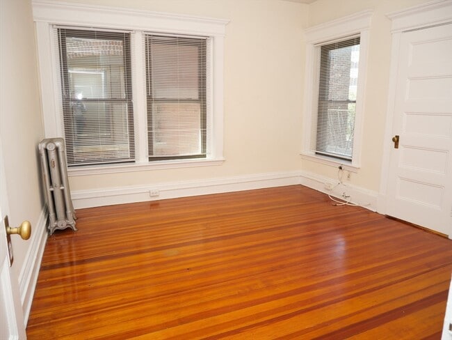 Building Photo - 1382 Beacon St