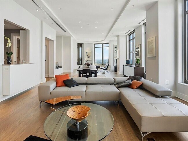 Building Photo - 3376 Peachtree Rd