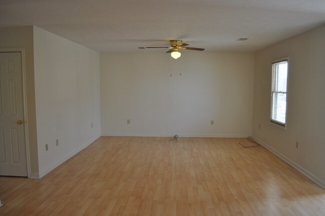 110 Westside Sala de estar - 110 Westside Dr