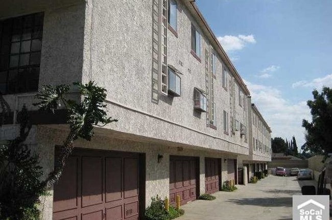 Foto del edificio - 11052 Lower Azusa Rd