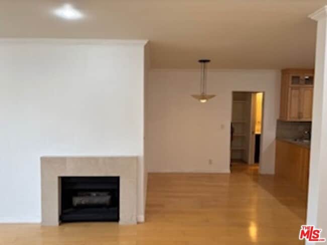 Building Photo - 11645 Montana Ave