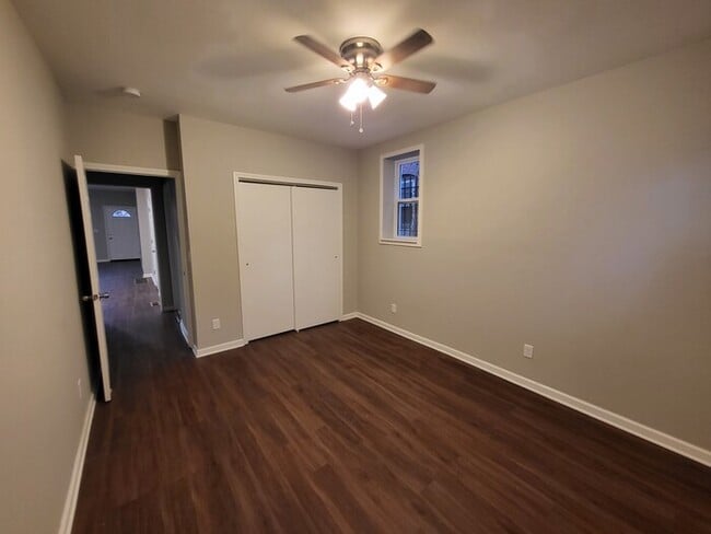 Foto del edificio - Completely Renovated and Open Concept Apartment -