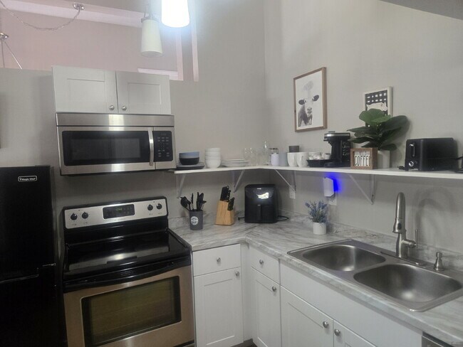 Foto del edificio - "2-Bed Apartment on South Brook St, Louisville!"