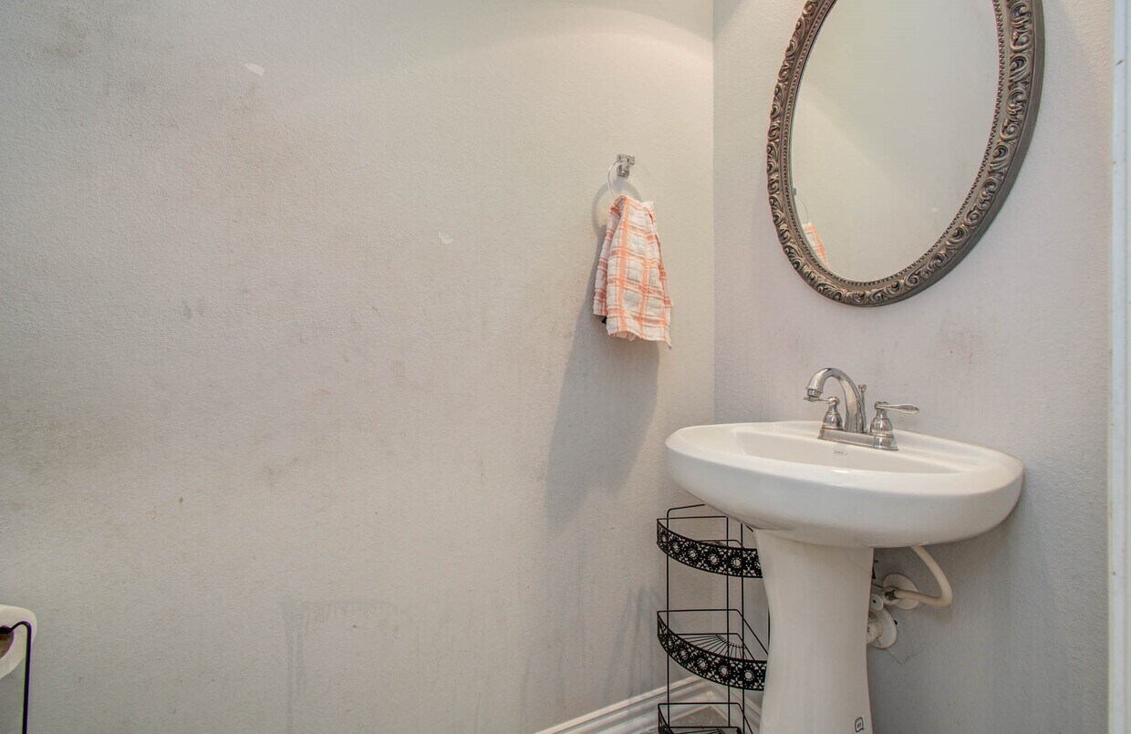 Foto principal - 318 Bolton Dr