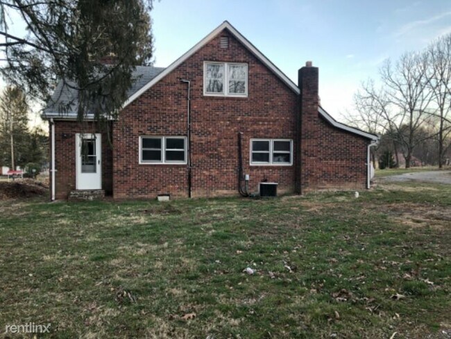 Foto del edificio - 4 br, 2 bath House - 4216 Sugarloaf Rd