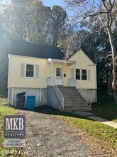 Building Photo - 2742 Lansing Dr SW