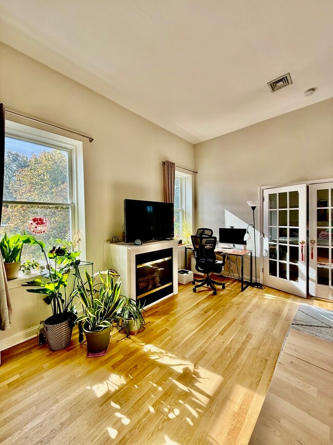 Building Photo - 253 Norfolk St