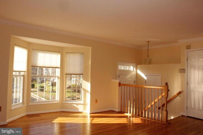 Building Photo - 46782 Graham Cove Square