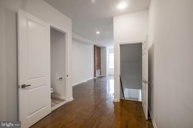 Foto del edificio - 815 N Calhoun St