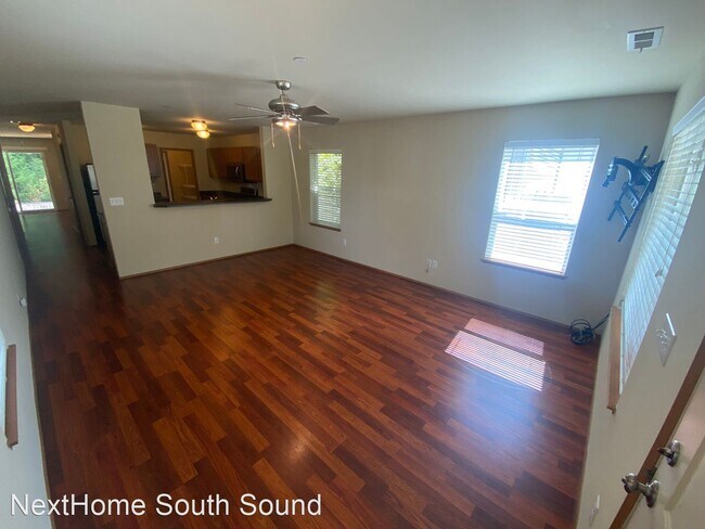 Foto del edificio - 3 br, 2.5 bath House - 1474 Burnside Place