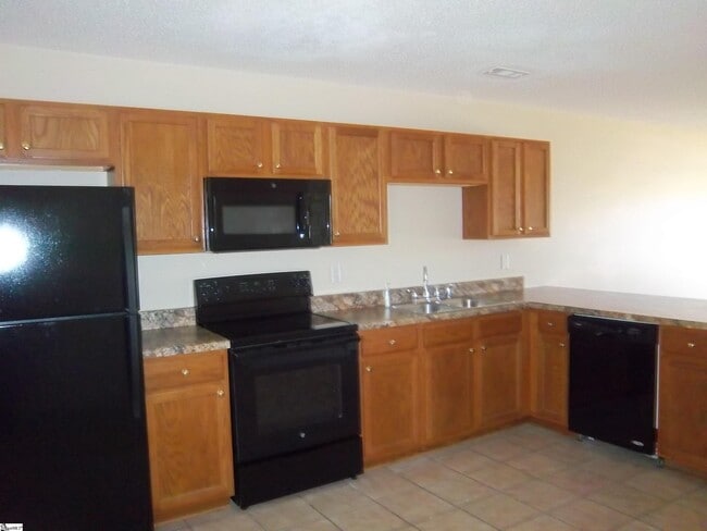 Foto del edificio - 232 Springfield Cir