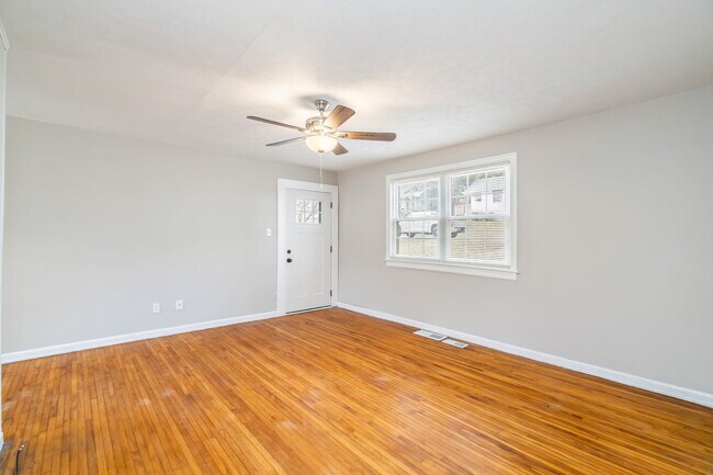 Foto del edificio - 2518 Larkwood Ln