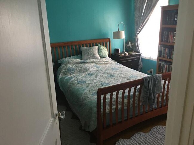Building Photo - 2 bedroom in Newton MA 02459