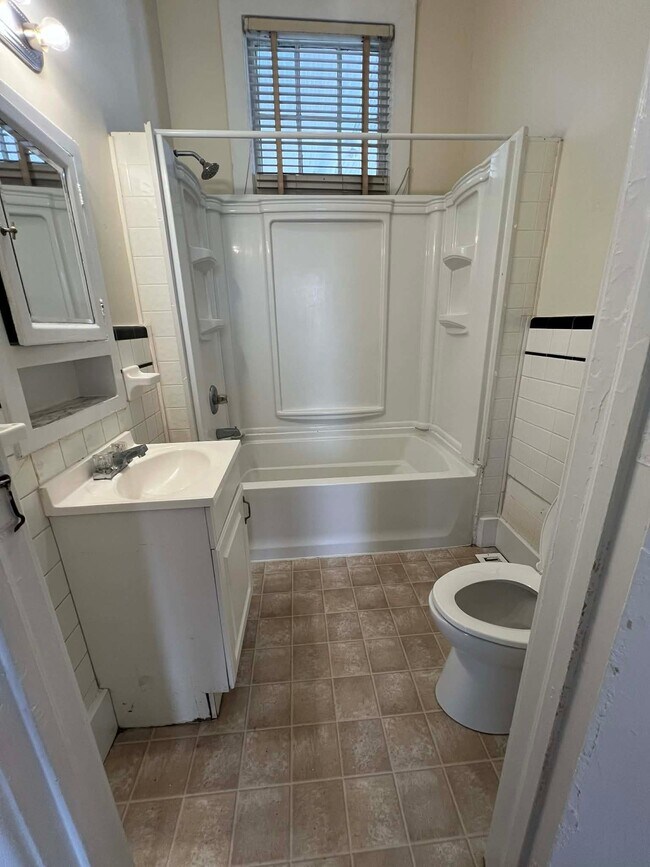 Foto del edificio - 233 College St