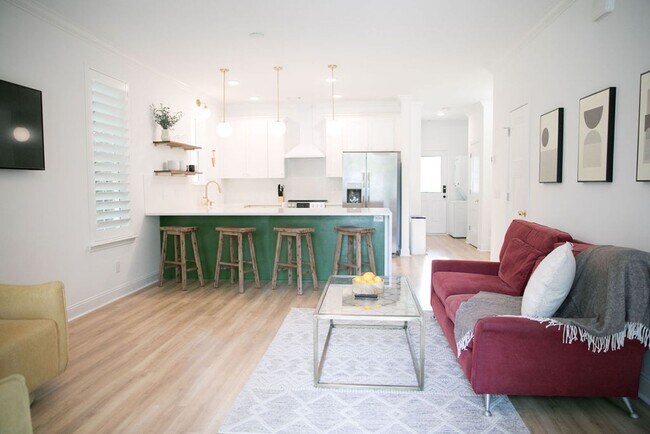 Building Photo - 3 BED | 2.5 BATH | LIVE OAK