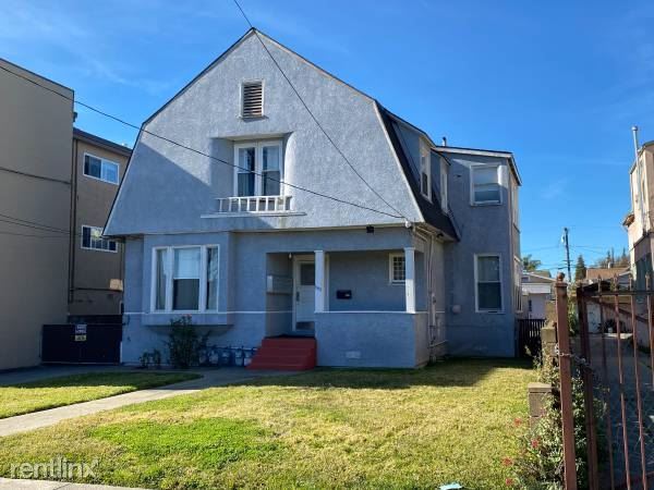 Primary Photo - Studio, 1 bath 4plex - 1515 28th Ave #1