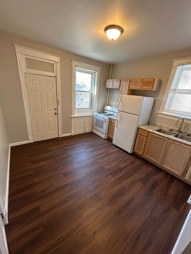 Building Photo - 4260 Farlin Avenue