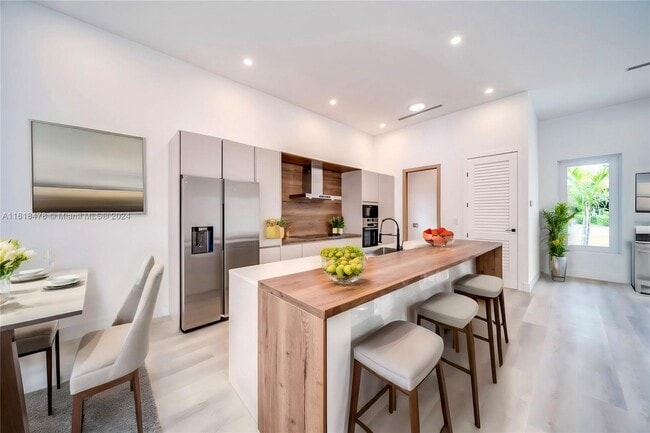 Building Photo - 8990 N Miami Ave