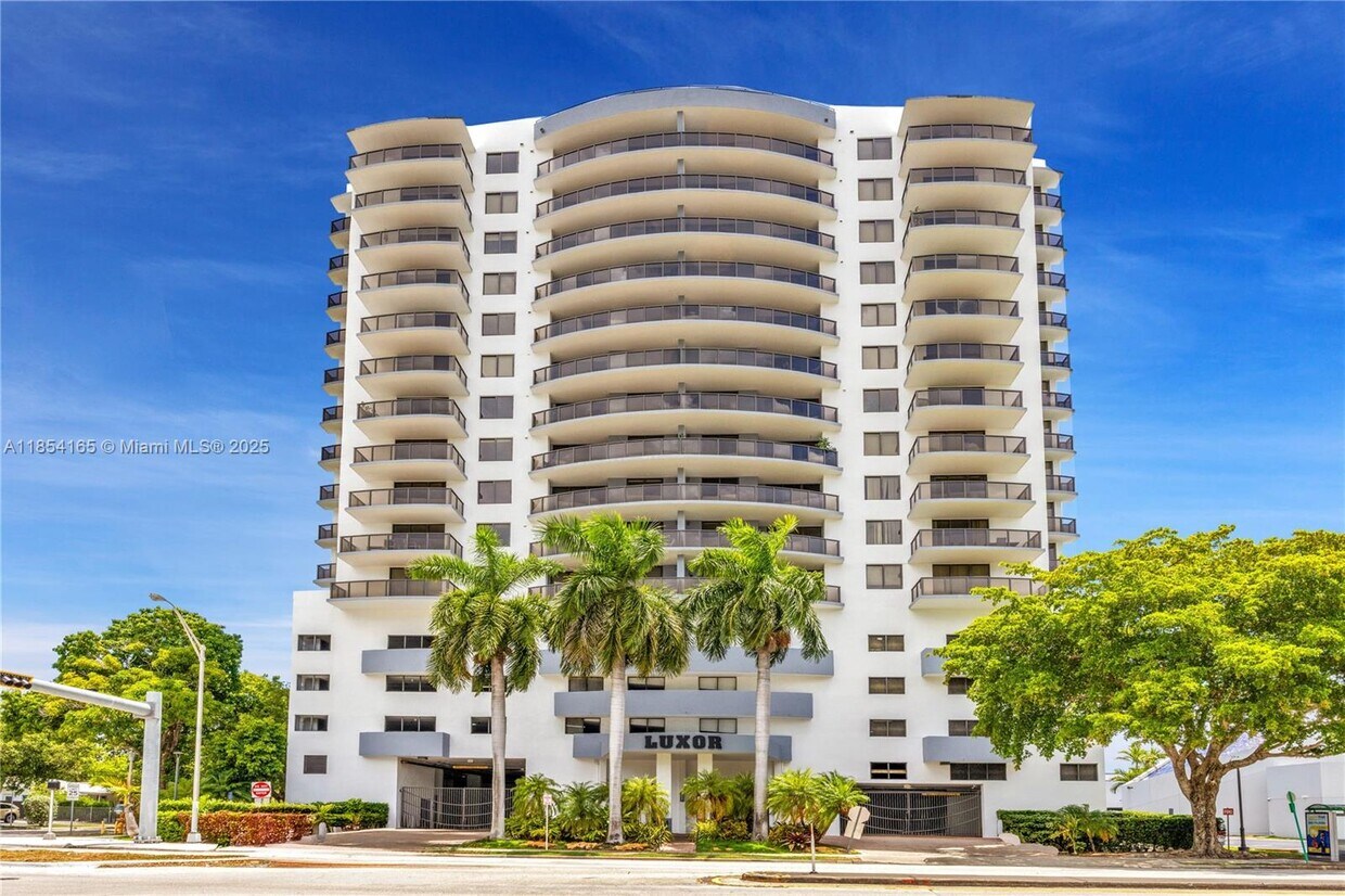 Foto principal - 2301 SW 27th Ave
