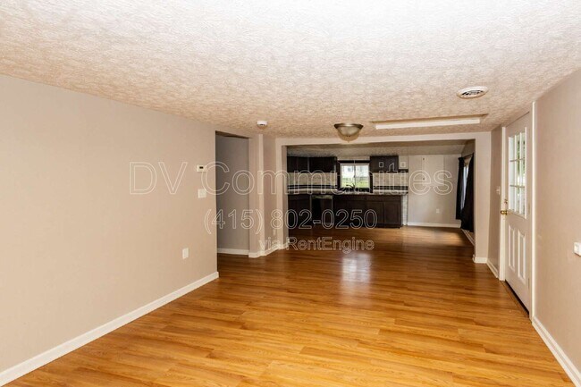 Foto del edificio - 3332 Hiwood Ave