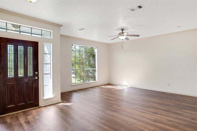 Foto del edificio - 4110 Bluewater Dr