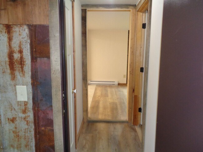 Building Photo - byrds150