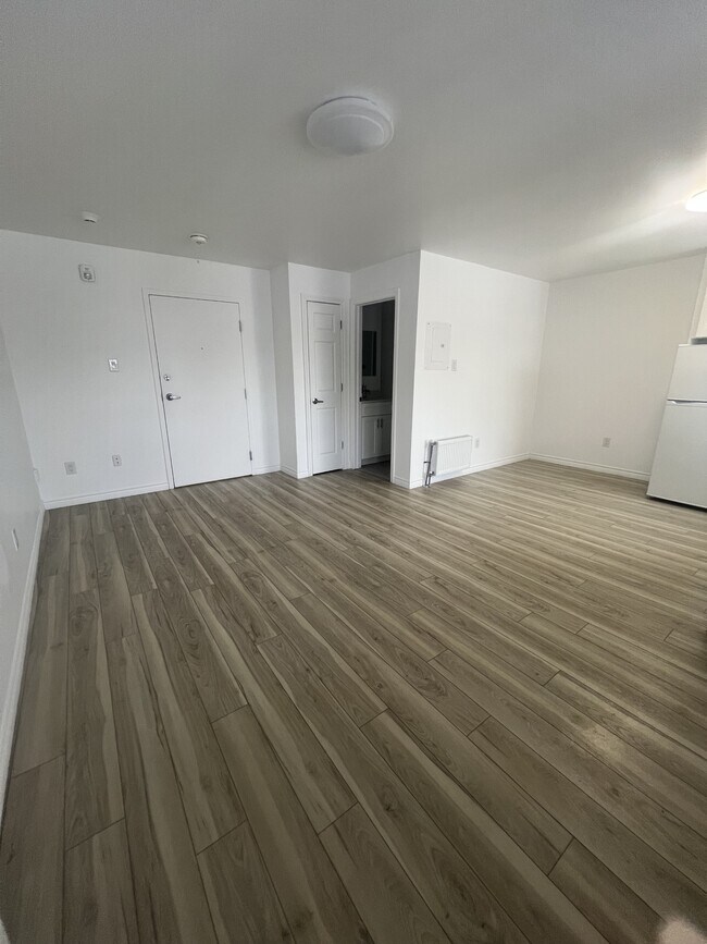 Building Photo - 630 Cummings Ave