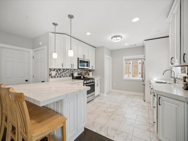 Foto del edificio - 2325 Shady Ln