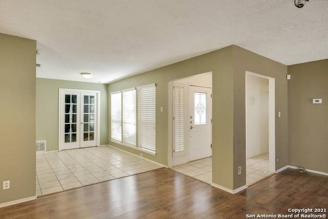 Foto del edificio - 14230 Susancrest Dr